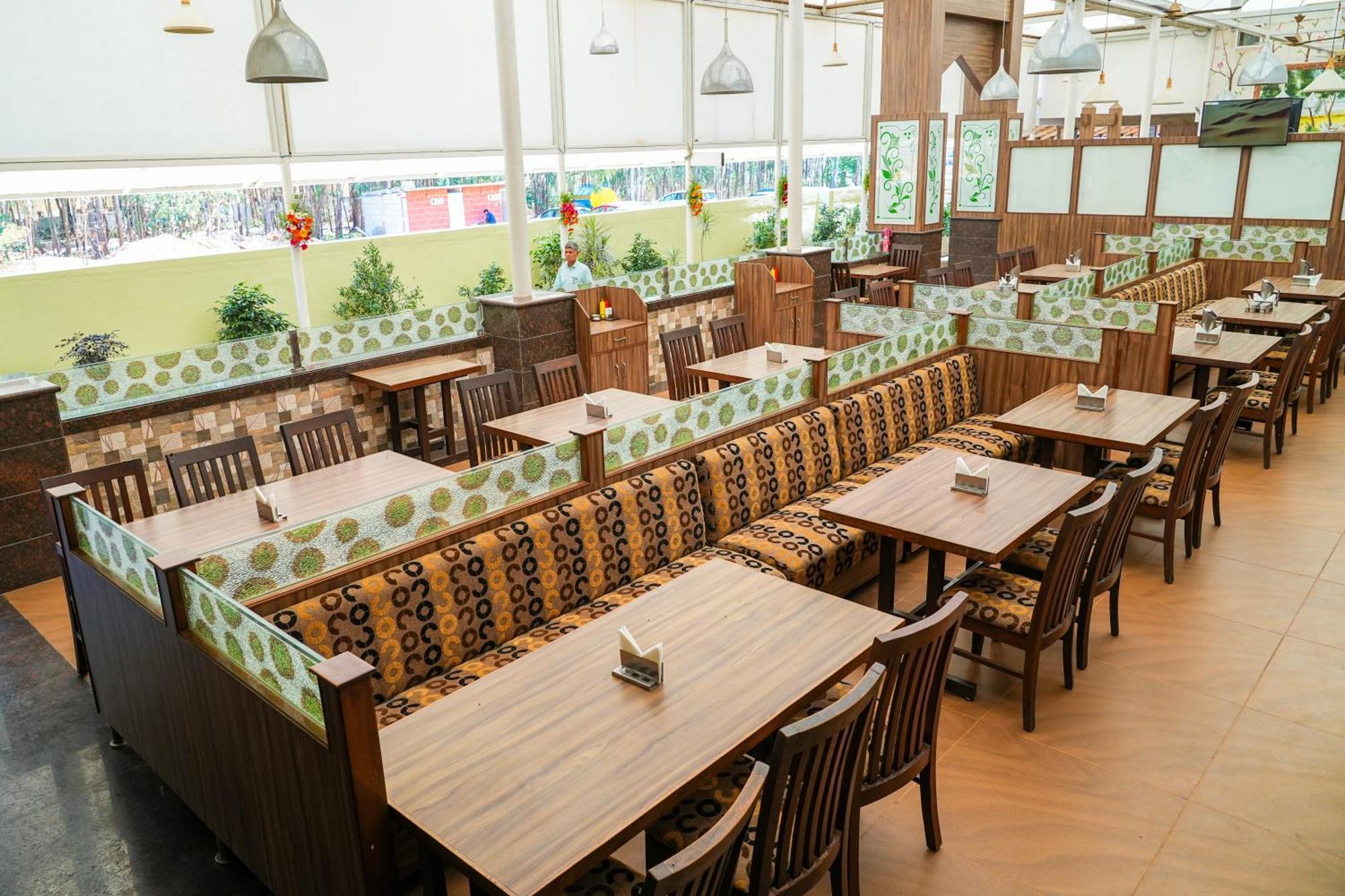 Sri Krishna Inn - Kempegowda Airport Bangalore Devanahalli 外观 照片